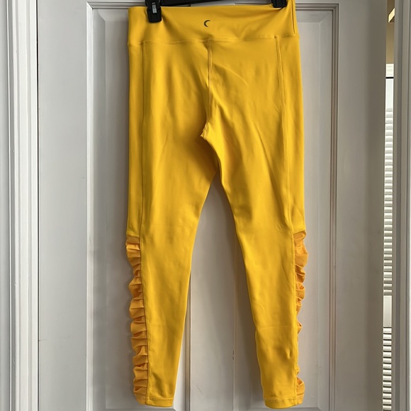 Zyia Active 2 Piece Set Daffodil Large - Picture 2 of 14